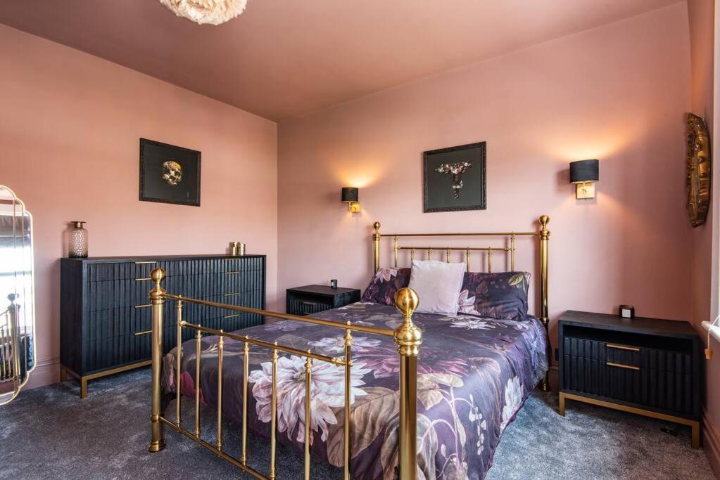 Вилла Newly Renovated Victorian House With Free Parking Брайтонн Экстерьер фото